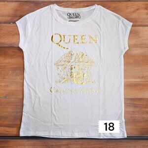 Queen's WOMEN White T-Shirt with Short Sleeves - Summer